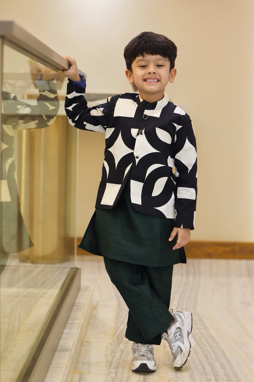 Graphic print jacket with green kurta